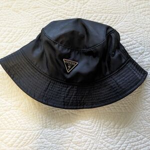 Black guess nylon bucket hat, no size available,